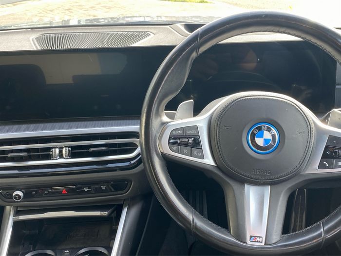 BMW 3 Series 2023