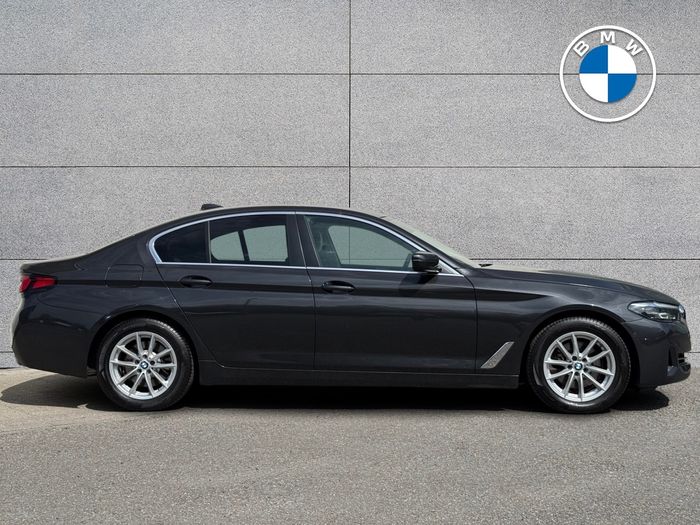 BMW 5 Series 2022