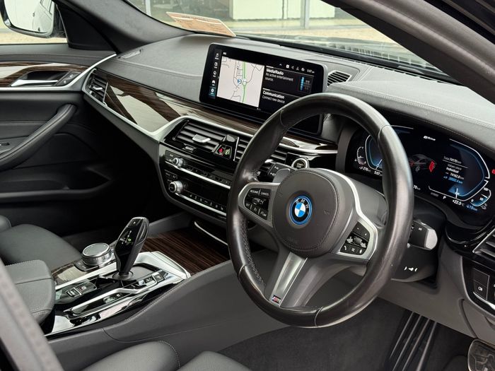 BMW 5 Series 2023