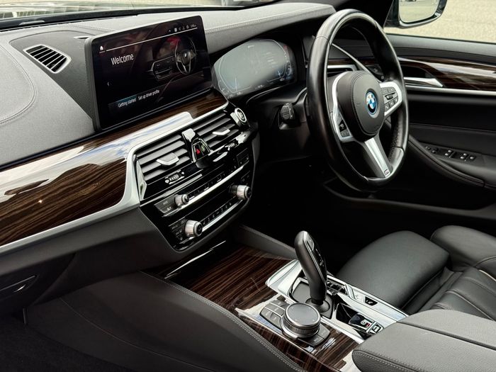 BMW 5 Series 2023