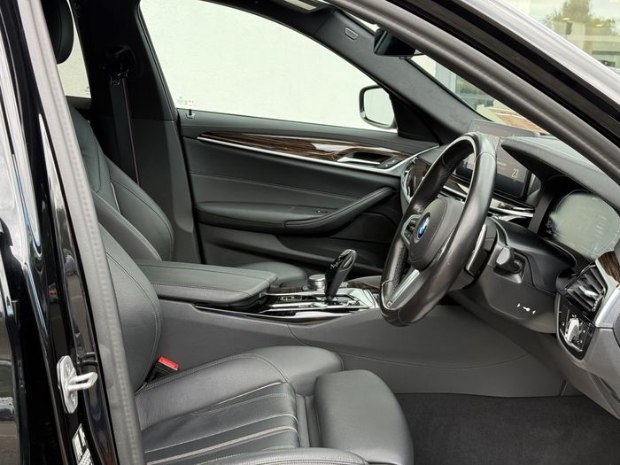 BMW 5 Series 2023
