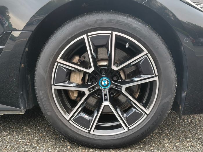 BMW i4 2023