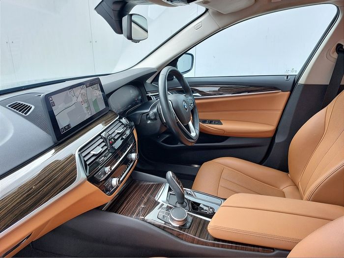 BMW 5 Series 2023