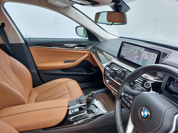BMW 5 Series 2023