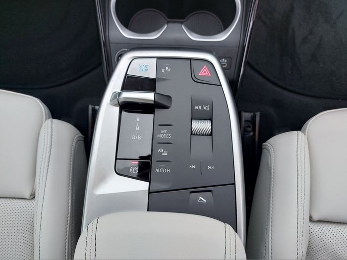 BMW iX1 2024
