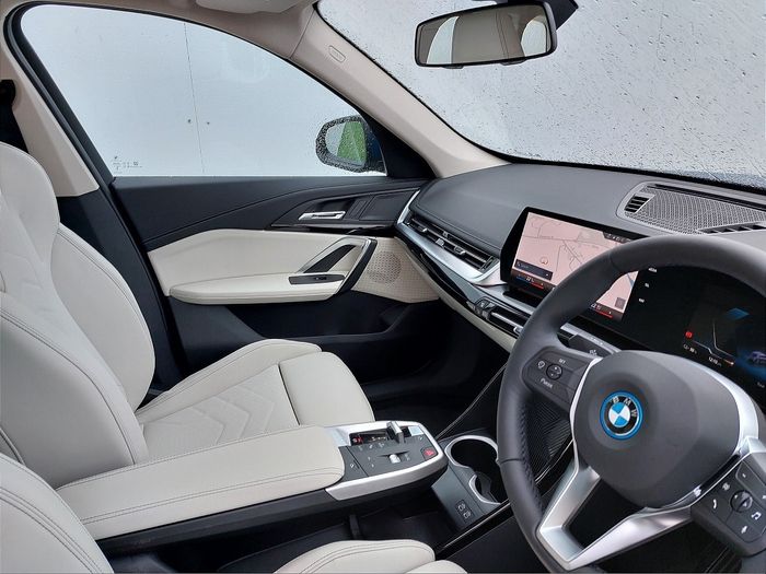 BMW iX1 2024