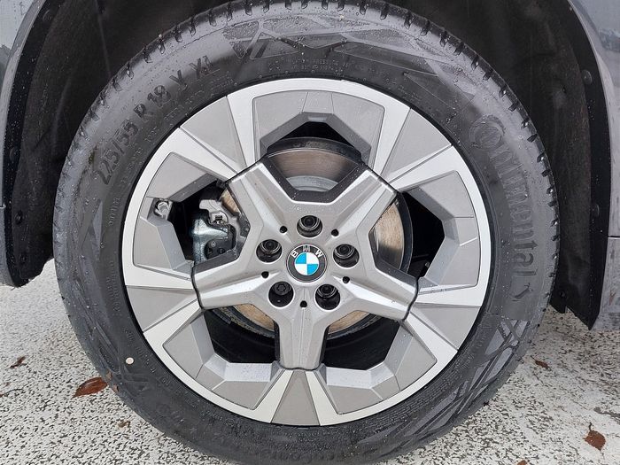 BMW iX1 2024