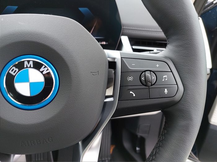 BMW iX1 2024