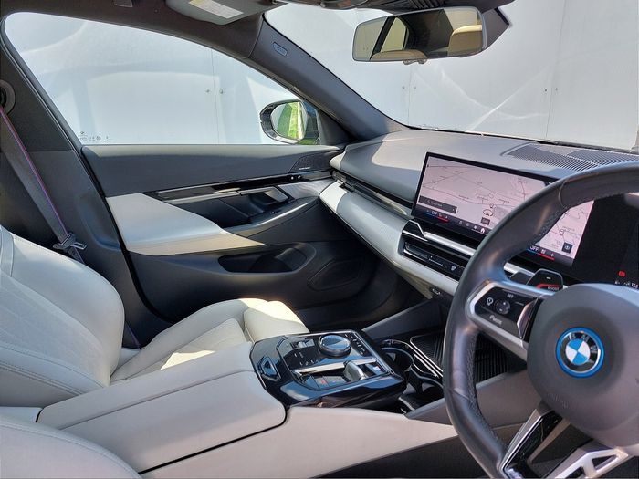 BMW 5 Series 2024