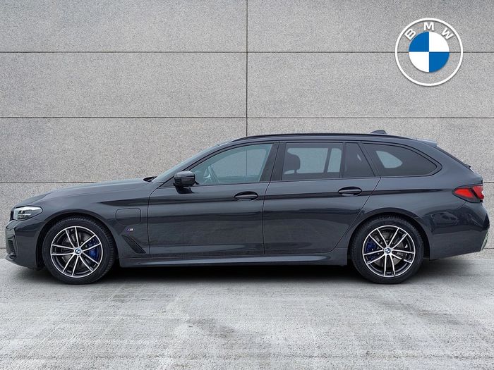 BMW 5 Series 2021