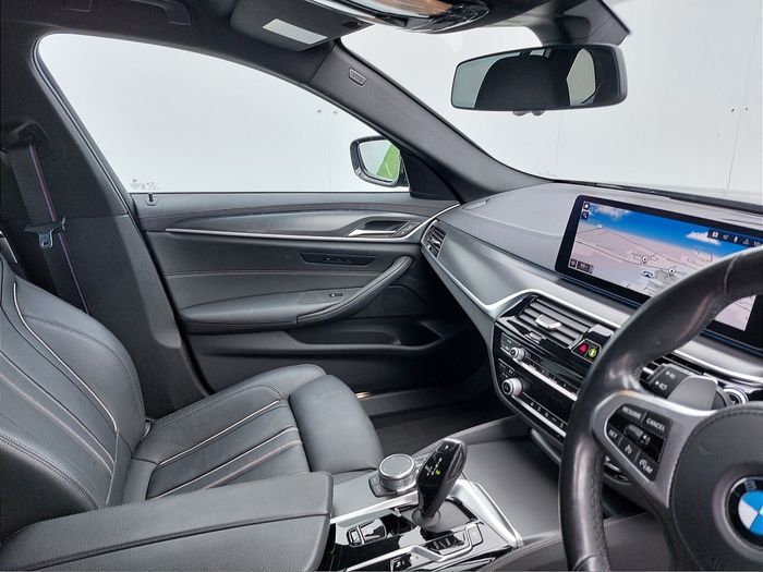 BMW 5 Series 2021