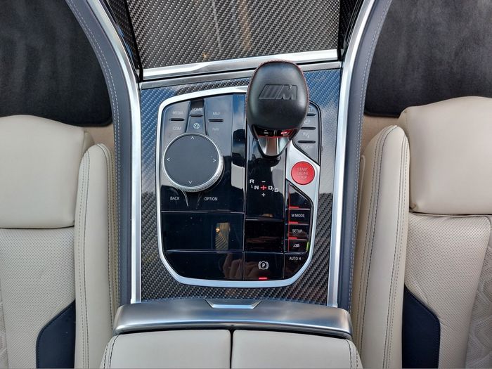 BMW M8 2023