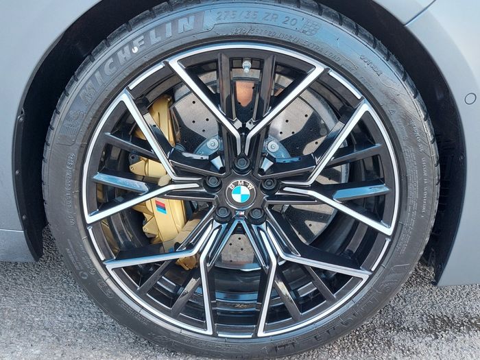 BMW M8 2023