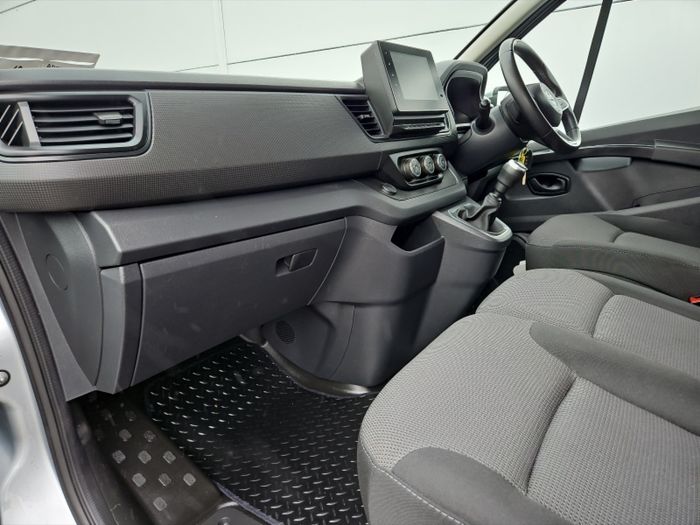 Nissan Primastar 2024
