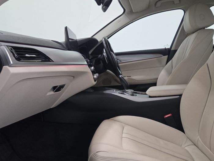 BMW 5 Series 2021