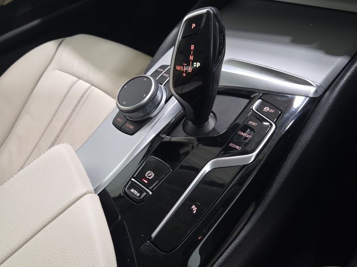 BMW 5 Series 2021