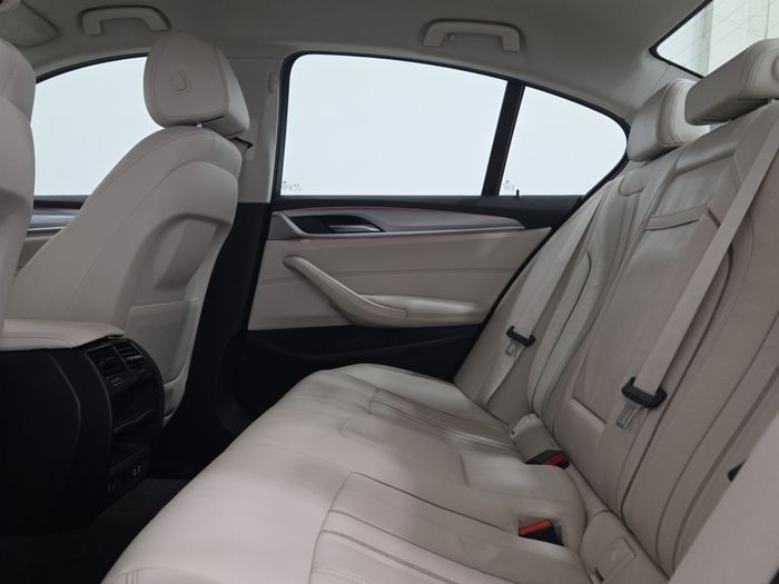 BMW 5 Series 2021