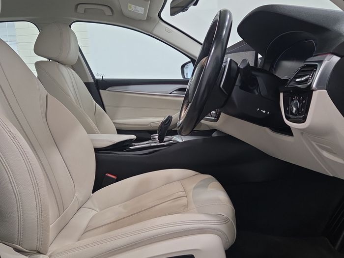 BMW 5 Series 2021