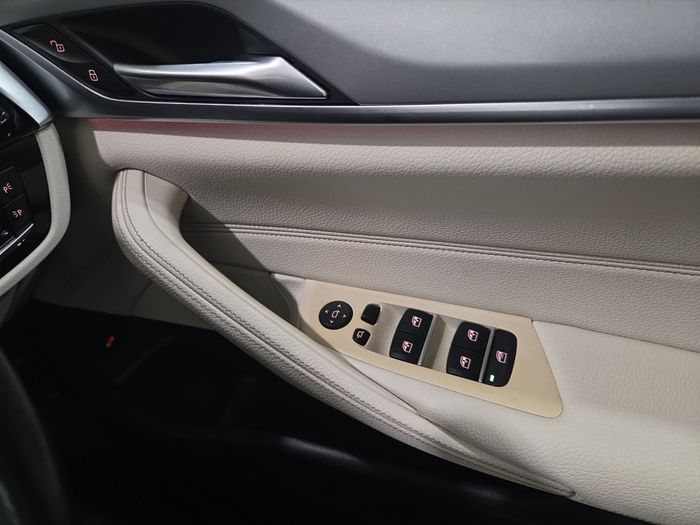 BMW 5 Series 2021