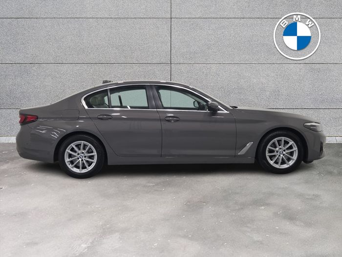BMW 5 Series 2021