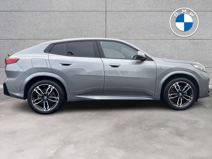 BMW iX2 2025