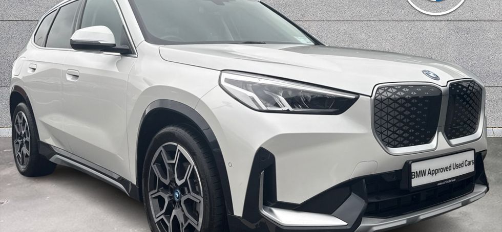 BMW iX1 2025