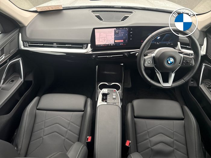 BMW iX1 2025