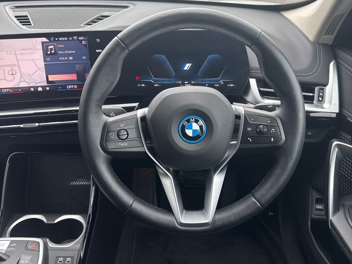 BMW iX1 2025
