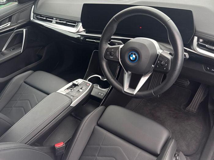 BMW iX1 2025