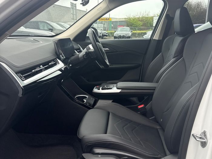 BMW iX1 2025