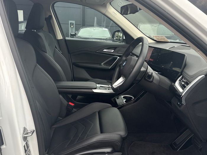 BMW iX1 2025
