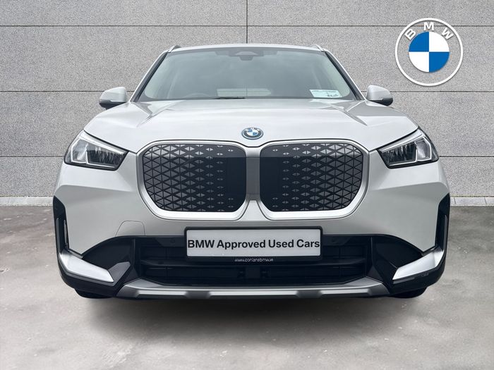 BMW iX1 2025