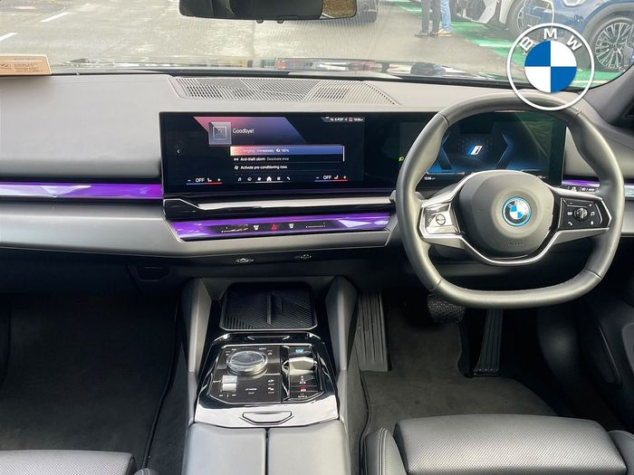 BMW i5 2025