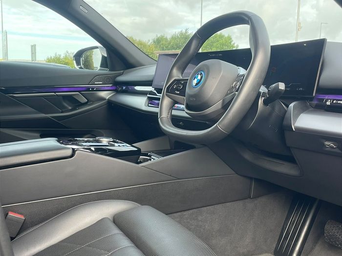 BMW i5 2025