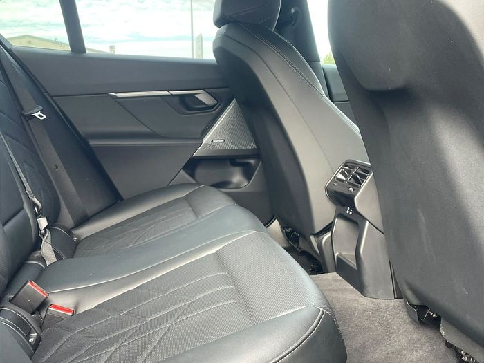 BMW i5 2025