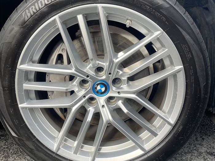 BMW i5 2025
