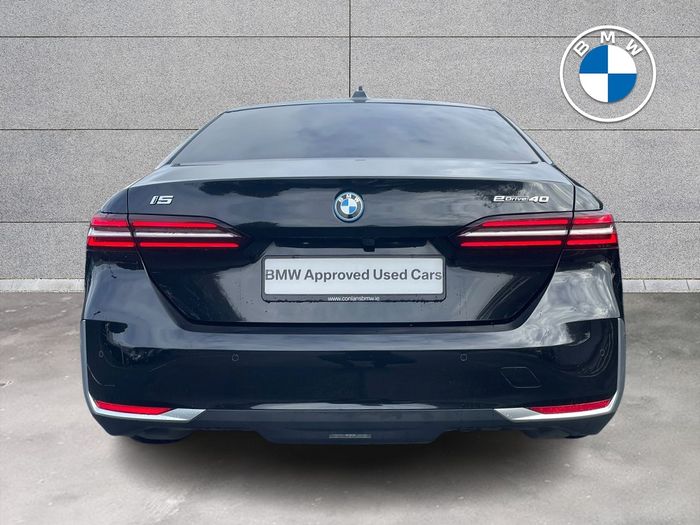 BMW i5 2025
