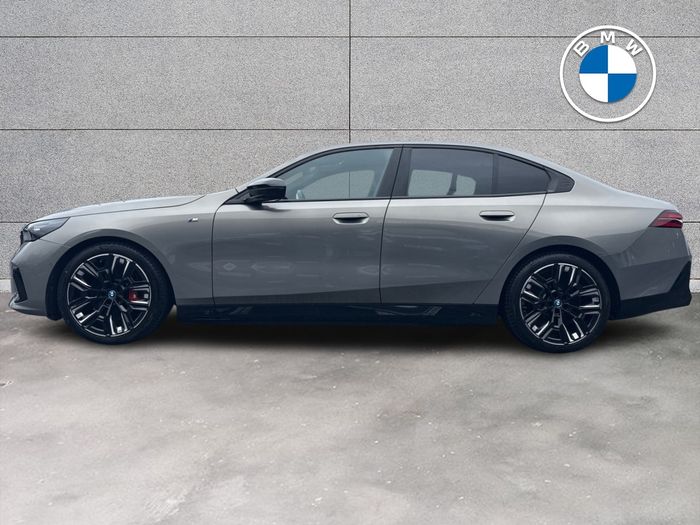 BMW i5 2024