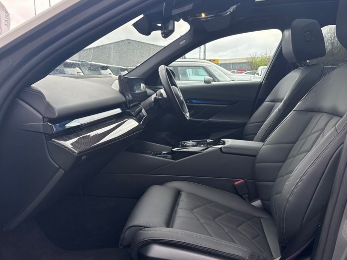 BMW i5 2024