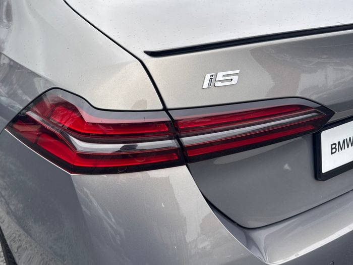 BMW i5 2024