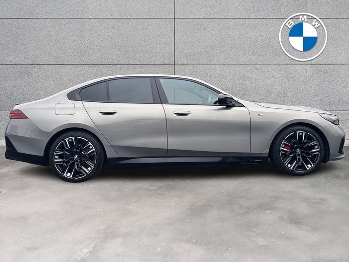 BMW i5 2024