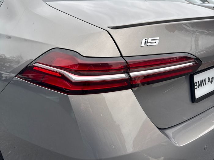BMW i5 2024