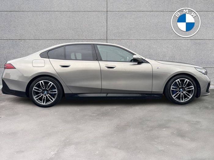 BMW i5 2024
