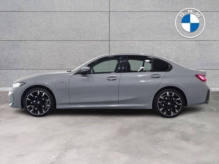 BMW 3 Series 2025