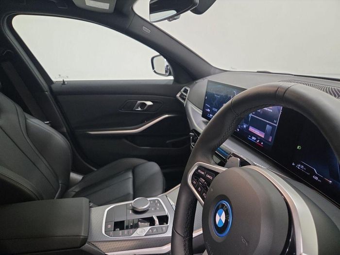 BMW 3 Series 2025