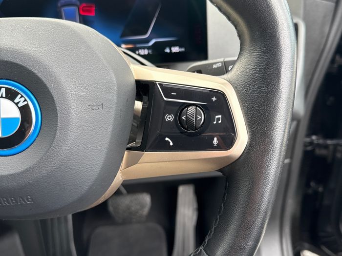 BMW IX 2022