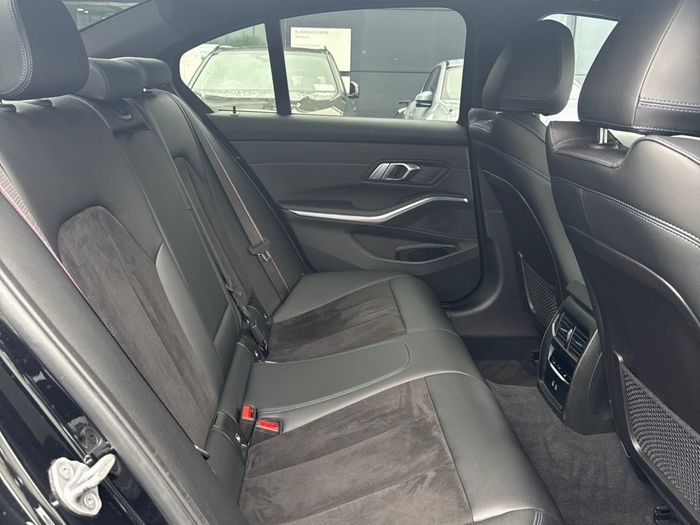 BMW 3 Series 2023