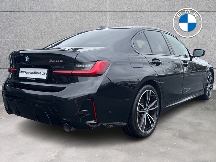 BMW 3 Series 2023