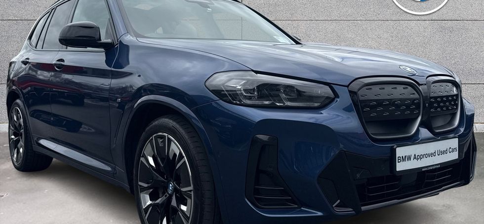 BMW iX3 2023