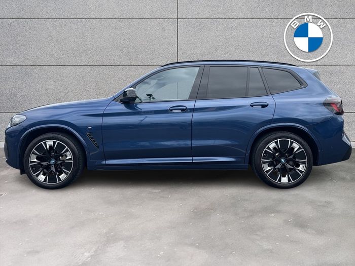 BMW iX3 2023